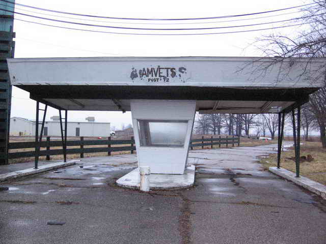 Piqua 36 Drive-In - 2006 Photo